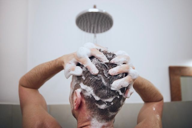 ⓒ게티이미지뱅크(샤워 사람)