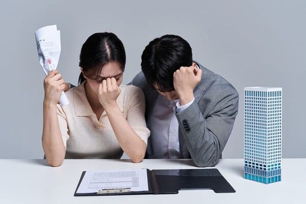 ⓒ게티이미지뱅크(신혼부부)