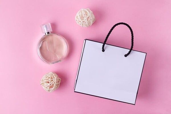 ⓒ게티이미지뱅크(쇼핑백과 방향제)