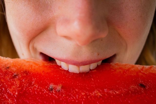 ⓒ게티이미지뱅크(수박 먹는 사람)