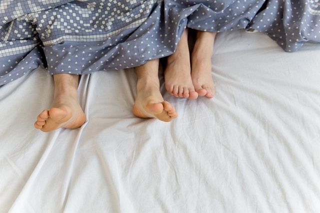 ⓒ게티이미지뱅크(부부 침대)