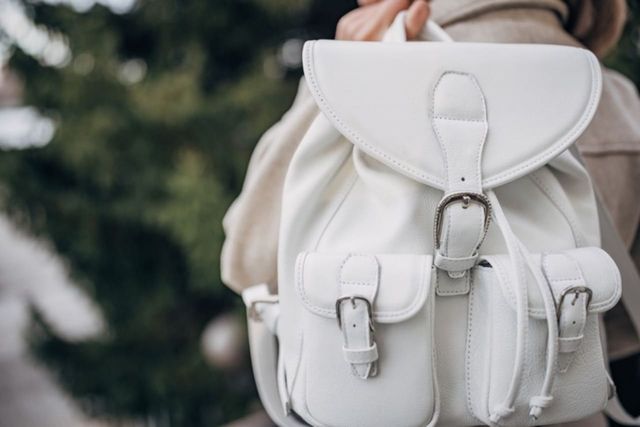 ⓒ게티이미지뱅크(흰색 가방)
