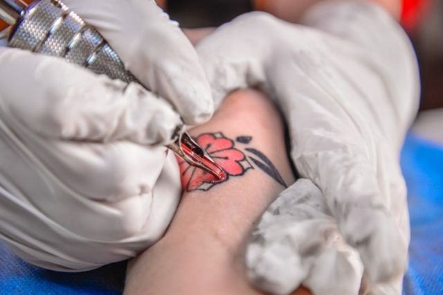 ⓒ게티이미지뱅크(빨간색 문신)