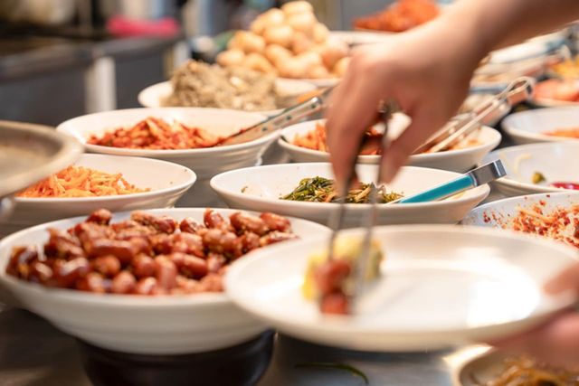 ⓒ게티이미지뱅크(한식 뷔페)