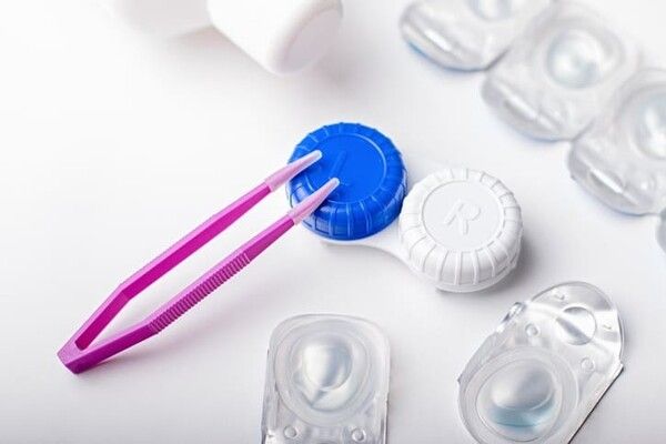 ⓒ게티이미지뱅크(콘택트렌즈)