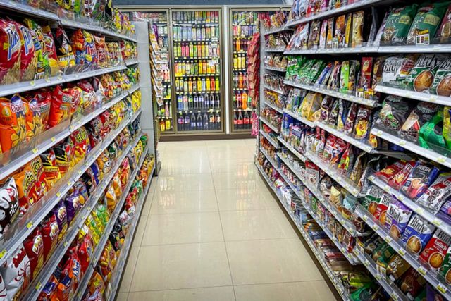 ⓒ게티이미지뱅크(마트 진열대)