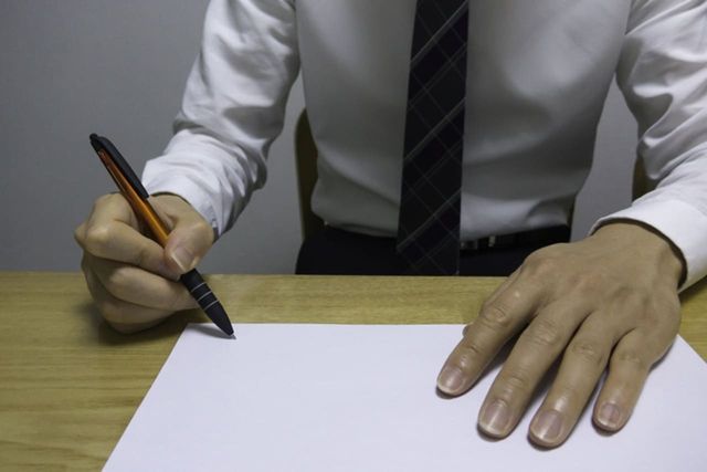 ⓒ게티이미지뱅크(글 쓰는 남성)