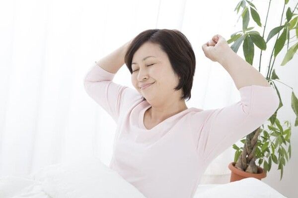 ⓒ게티이미지뱅크(기상하는 여성)