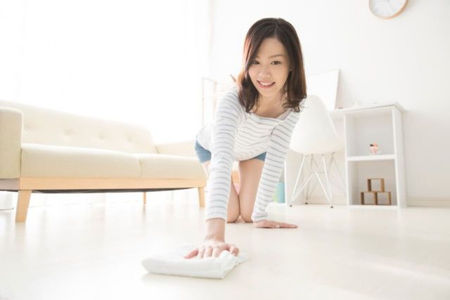 ⓒ게티이미지뱅크(바닥 청소)