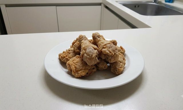 치킨 / 기사 이해를 돕기 위한 AI 이미지