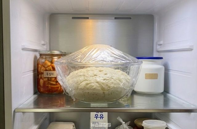 수제비 반죽 냉장고 숙성 / 기사 이해를 돕기 위한 AI 이미지