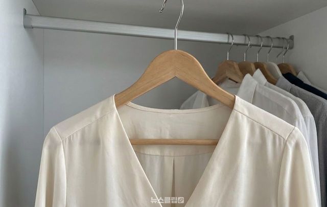 고무장갑 옷걸이 재활용 / 기사 이해를 돕기 위한 AI 이미지