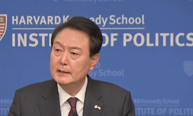 미국 보스턴 하버드대학교에서 연설하는 윤석열 대통령. ⓒ유튜브 'SBS 뉴스' 영상 캡처