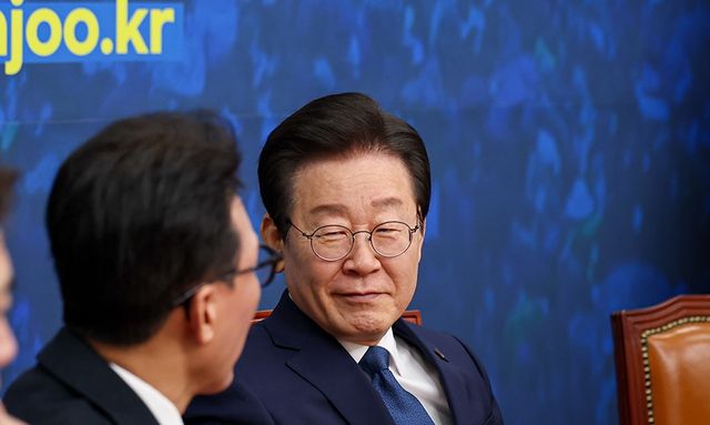 25일 서울 여의도 국회에서 열린 당 최고위원회의를 주재하고 있는 이재명 더불어민주당 대표. ⓒ더불어민주당