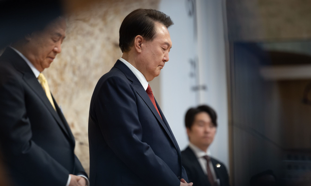 윤석열 대통령이 기도하고 있다. ⓒ대통령실