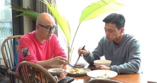 홍석천과 그의 매니저 / 사진 = 전지적 참견 시점