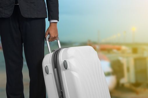 승무원 가슴에 머리 박은 40대 남성의 최후 / 사진=게티이미지뱅크