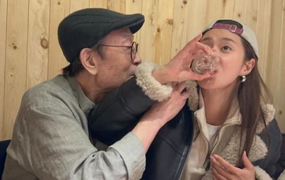 신구 유리 러브샷 / 사진=권유리 인스타그램
