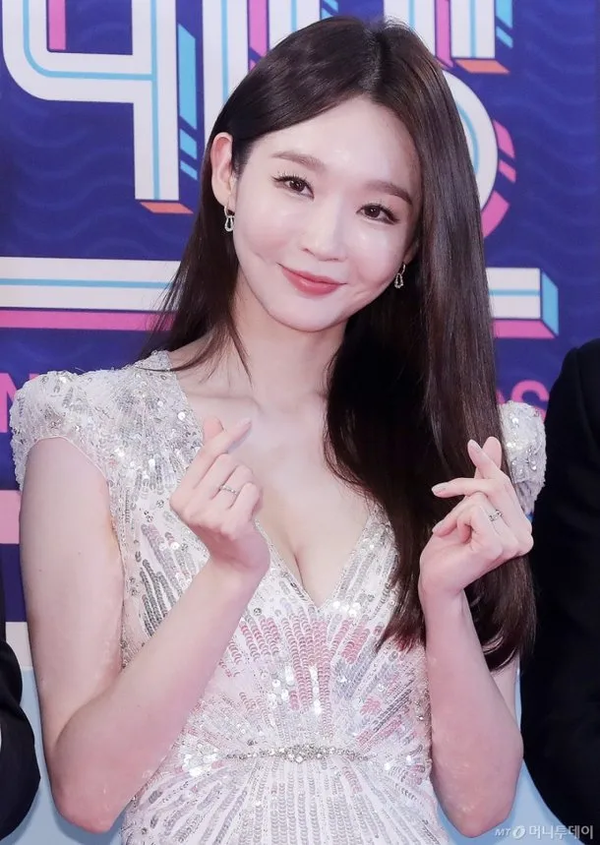 강민경 주사이모