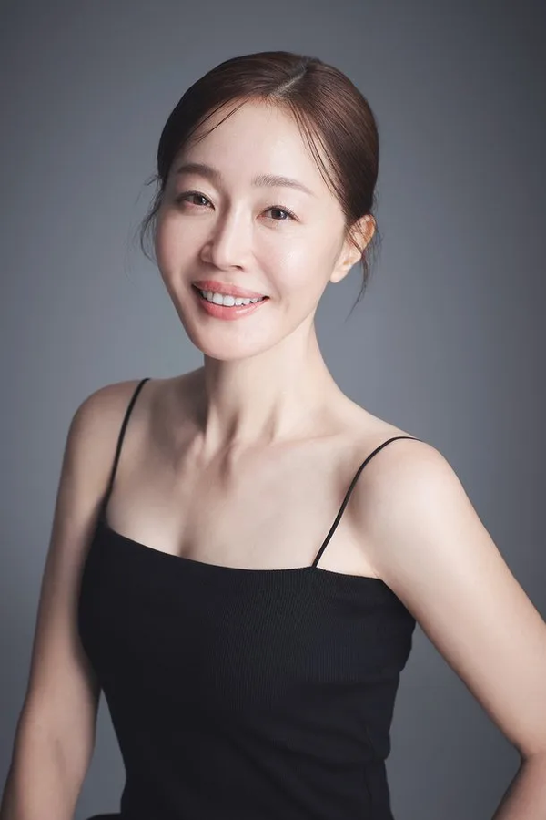 엄지원 드레스 엉뽕 논란 해명 엉덩이뽕