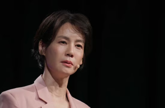 배우 김지호 도서관 책 밑줄 논란 공공 도서 훼손