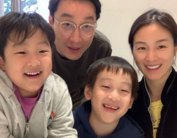 이휘재 캐나다 목격담 복귀 논란 이유 쌍둥이