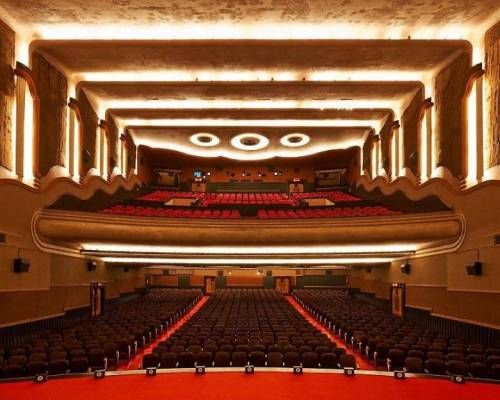 인도 남부의 흔한 영화관들.jpg