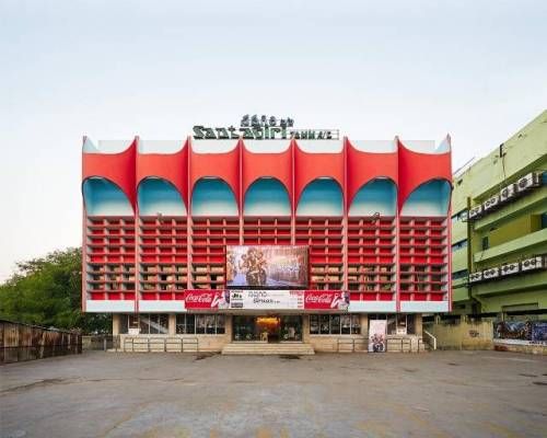 인도 남부의 흔한 영화관들.jpg