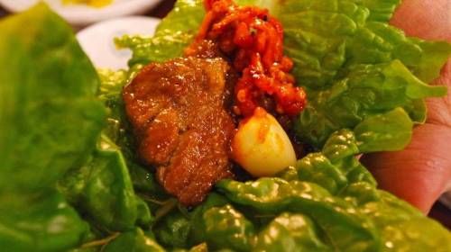 고민되는 고기 메뉴.GIF