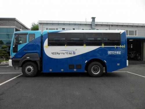 트럭? 버스? 정체가.jpg