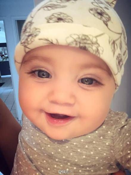 이집트 아기의 속눈썹