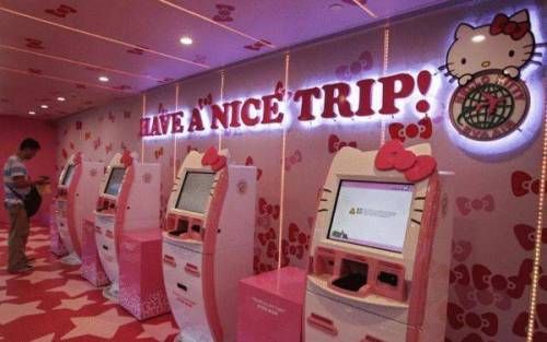 에바항공 헬로키티 비행기.jpg