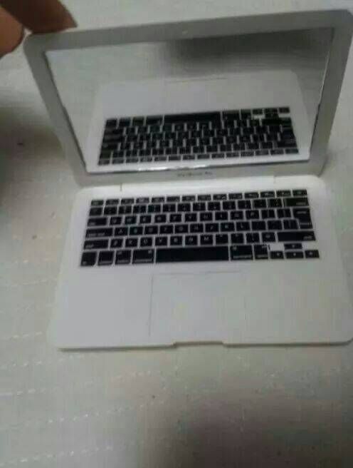 인형뽑기에서 뽑은 맥북.jpg