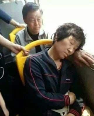 할아버지의 매너손.jpg