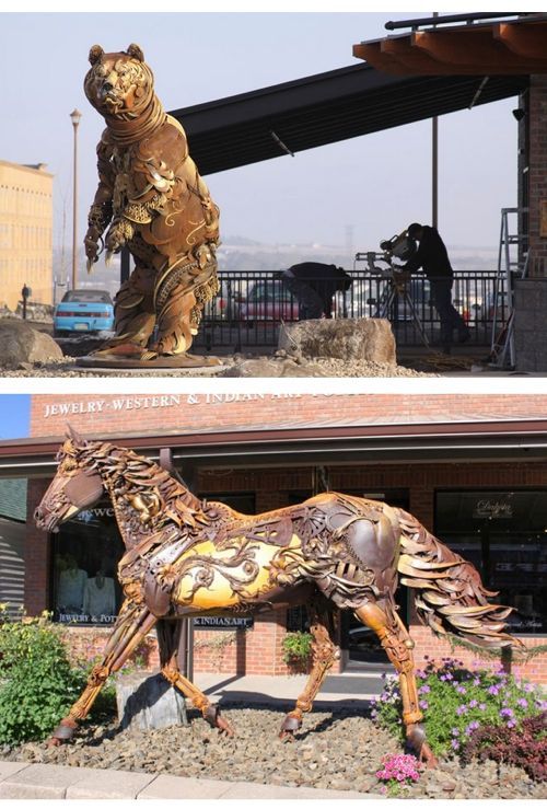 동물 모양의 메탈 조형물