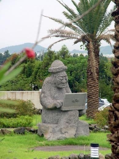 스마트한 돌하르방.jpg