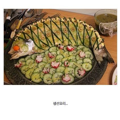 자국음식이 맛없다고 까이자 분노한 영국소녀