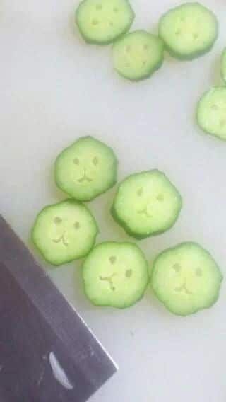 오이를 썰었더니..