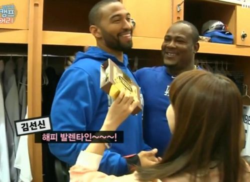 맷 캠프 농락.jpg