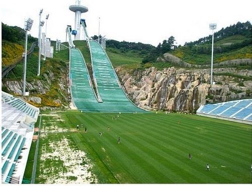 우리나라의 특이한 축구장