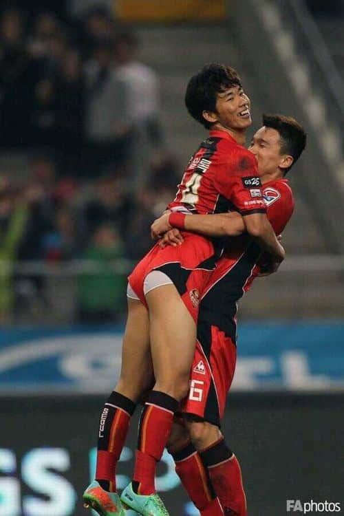 요즘 핫한 스타일.jpg