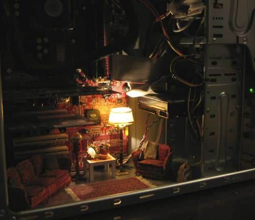 컴퓨터 속 작은 방.jpg