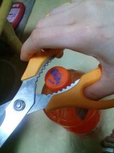 가위의 다른용도.jpg