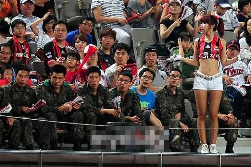 구닌이 여자 좋아하는 거 구라임.jpg