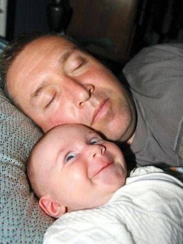 아빠..!아빠 자는거 맞지?