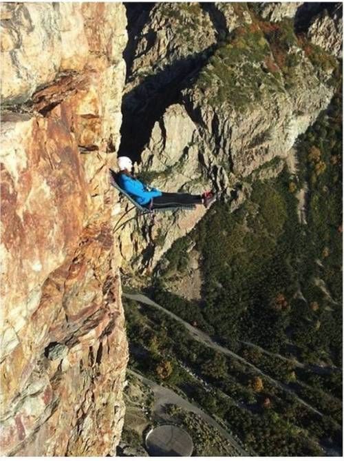 절벽에 설치 된 의자