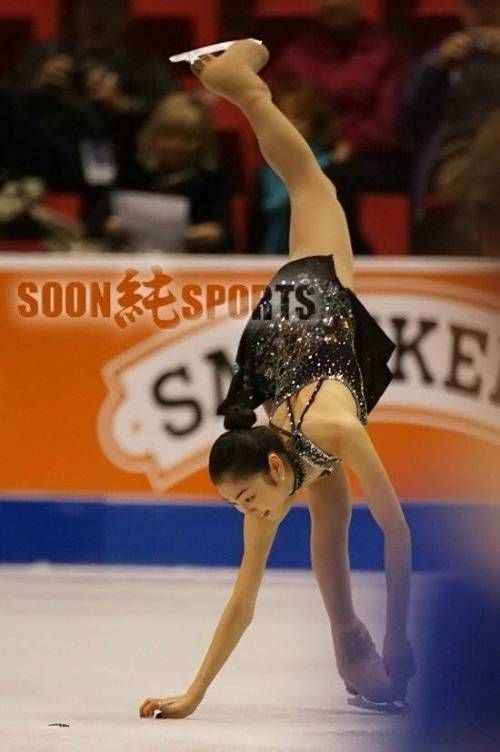 김연아가 머리핀을 줍는 방법