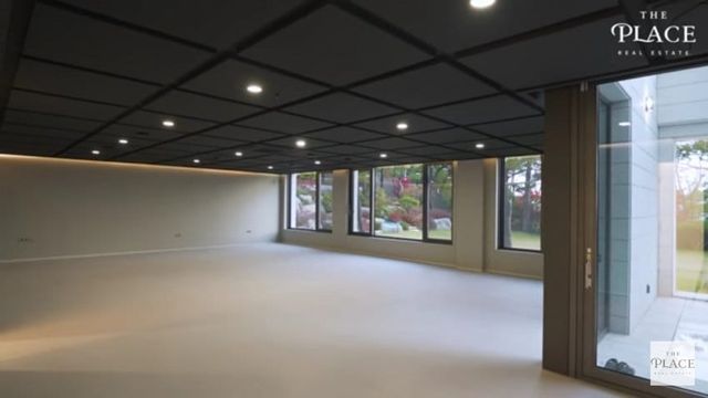 기생충 실사판 집인 성북동 최고급 단독주택.jpg