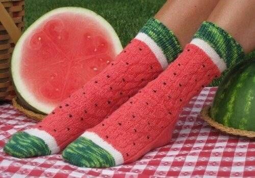 뭐 이런 양말이 다있냐.jpg