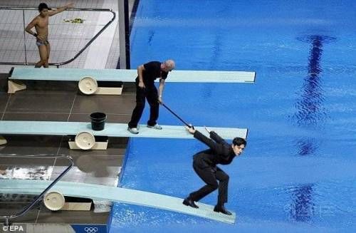 포즈한번 취했다가 영고된 아이돌